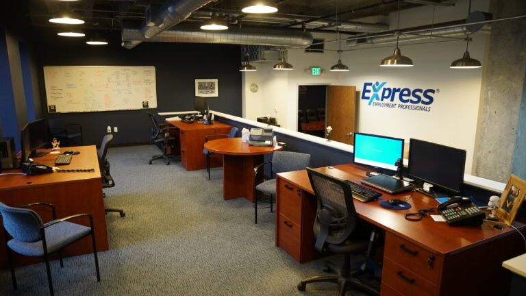 CPG_EXE1703_ExpressEmployment_Utica_Stills_013