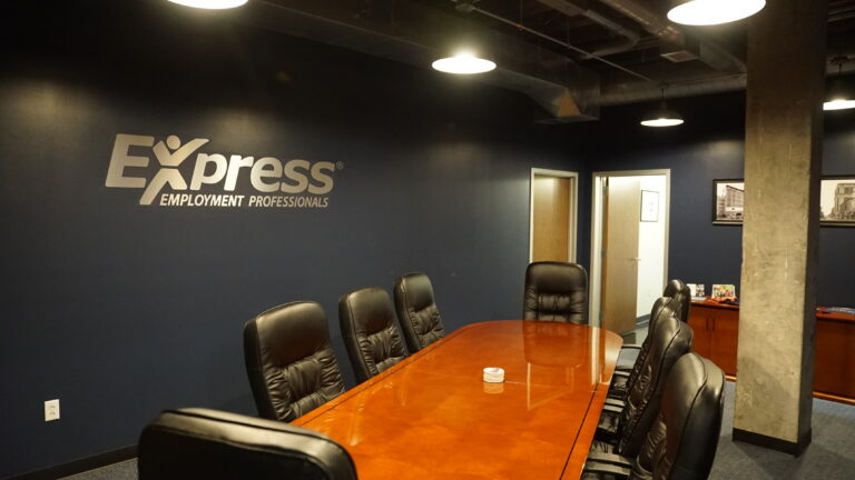 CPG_EXE1703_ExpressEmployment_Utica_Stills_019